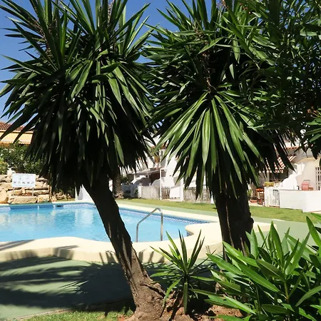 Casa Dos Piscinas Y Jardin Privado, Fibra 1 Gb Holiday home *